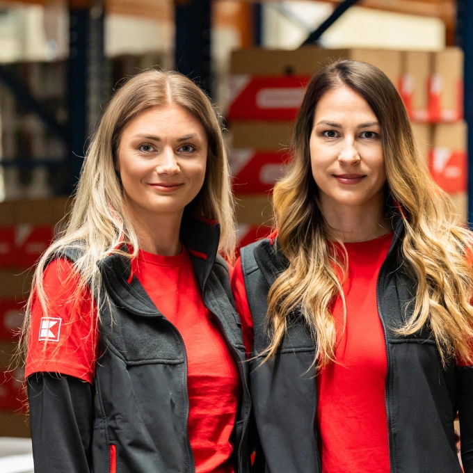 pracovníčky príjmu tovaru v sklade